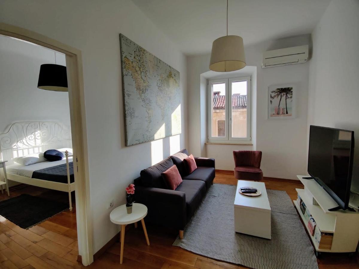 Sea View Flat In Central Pula Ngoại thất bức ảnh